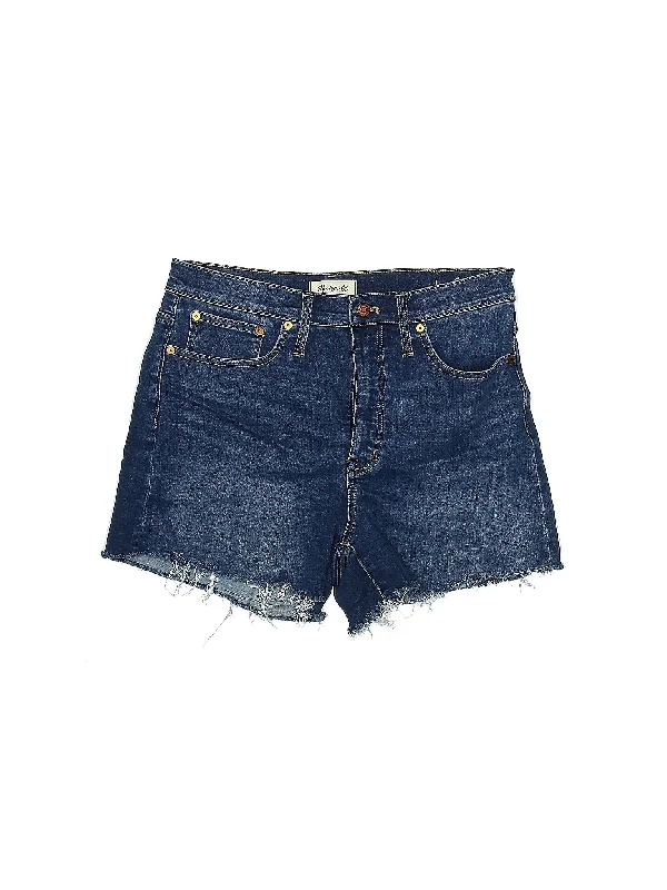 Low-Rise Denim Shorts in Medium Wash