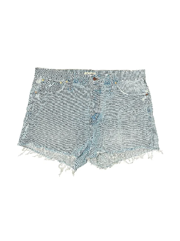 Mid-Rise Denim Shorts in Light Wash