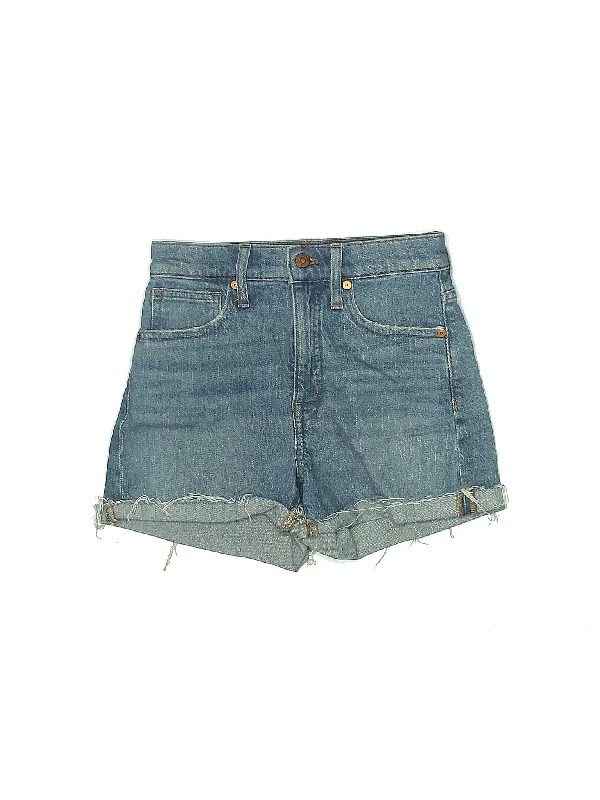 Mid-Rise Denim Shorts in Medium Wash